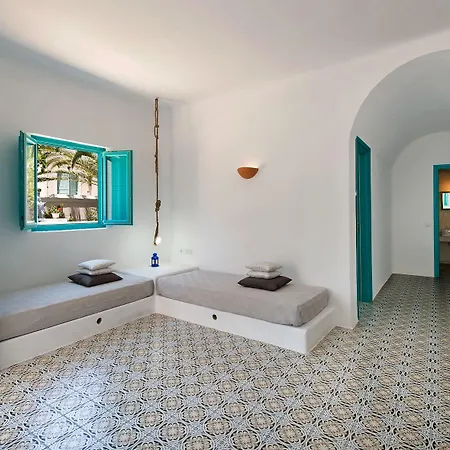 Aparthotel Nissia Apartments&suites 2*