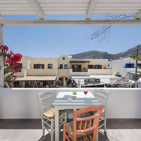 Nissia & 2* Kamari (Santorini)