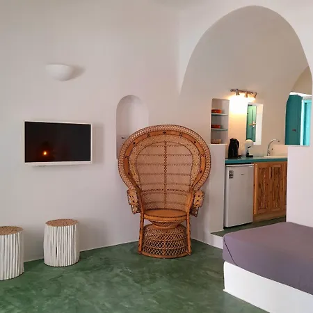 Nissia & 2* Kamari (Santorini)