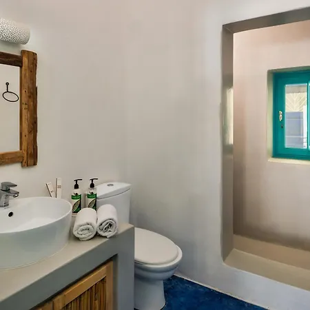 Aparthotel Nissia Apartments&suites 2*