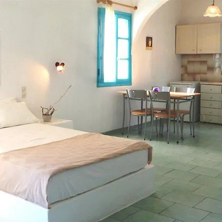 Nissia & Aparthotel Kamari (Santorini)