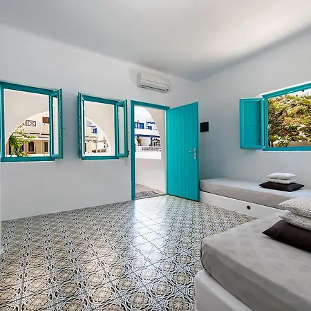 Nissia & 2* Kamari (Santorini)